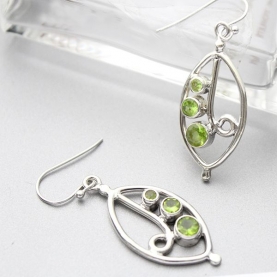 Boucles d'oreilles argent et péridots