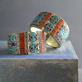 Indian metal and stones ethnic bangle