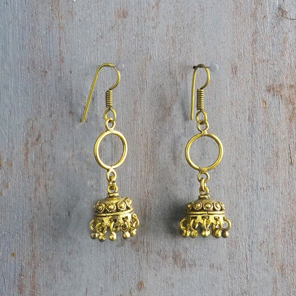 Boucles d'oreilles Jhumki indiennes dorées