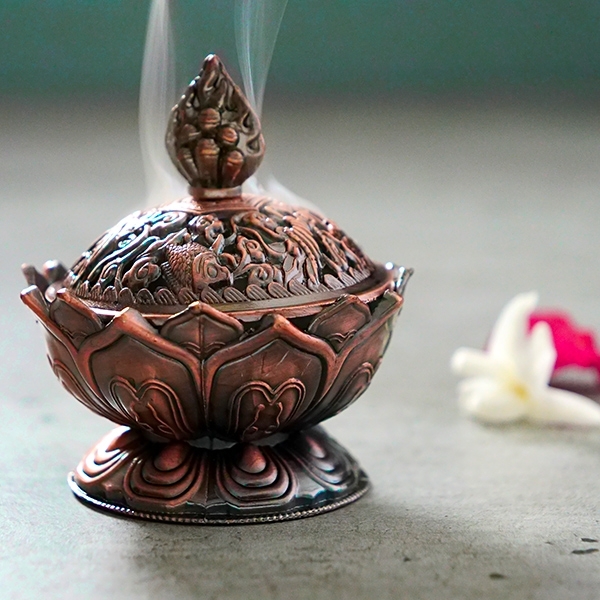 https://www.pankaj-boutique.com/22072-large_default/copper-incense-burner.jpg