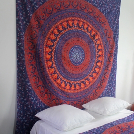 Tissu indien  Tenture murale, tapis mural, Tissu couverture Hippie