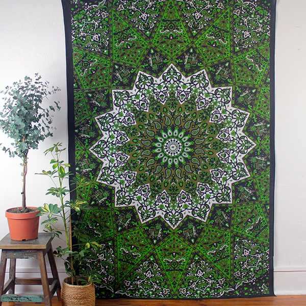 Tenture murale indienne Mandala noir et vert