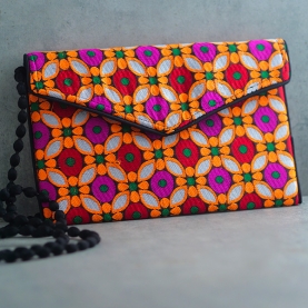 Pochette indienne artisanale Kuch orange et noir