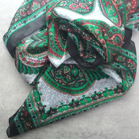 Foulard indien imprimé en soie