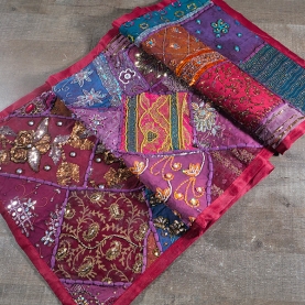 Tissu mural indien artisanal Patchwork bordeaux