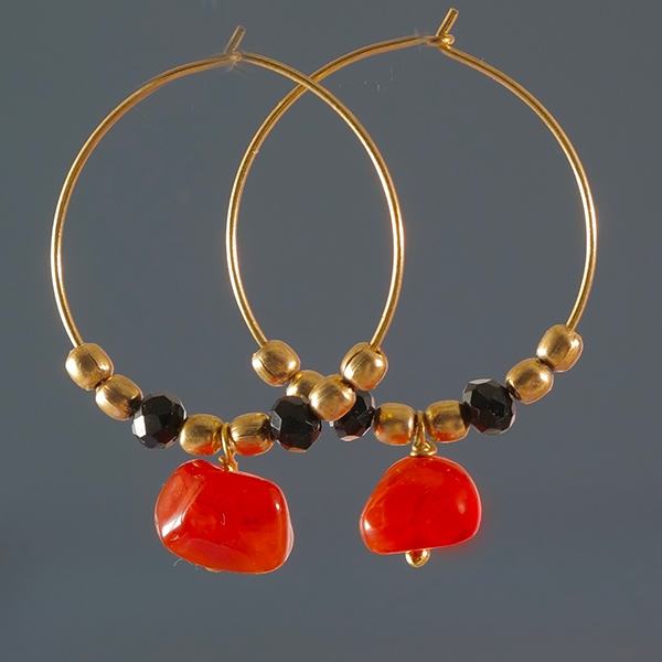 Indian creole earrings golden metal with carnelian