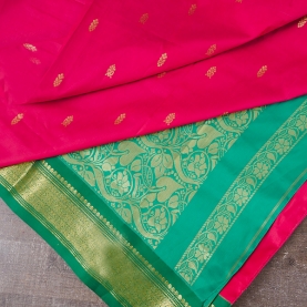 Saree indien vert et rouge