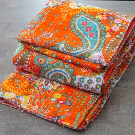 Dessus de lit indien Kantha artisanal imprimé orange