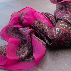 Foulard indien en soie imprimée