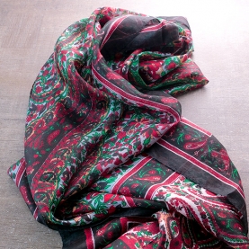 Foulard indien en soie imprimée