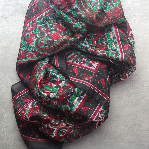 Foulard indien en soie chic noir et rouge