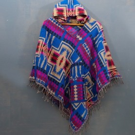 Poncho motifs népalais traditionnels bleu et rose