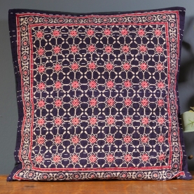 Housse de coussin indienne Kantha marine L41