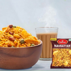 Indian namkeen Navrattan mix