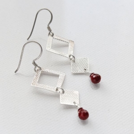 Boucles d'oreilles indiennes argent et grenats