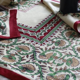 Indian tablecloth with napkins beige and maroon